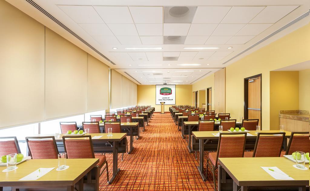 Courtyard By Marriott Leon At The Poliforum León Exterior foto