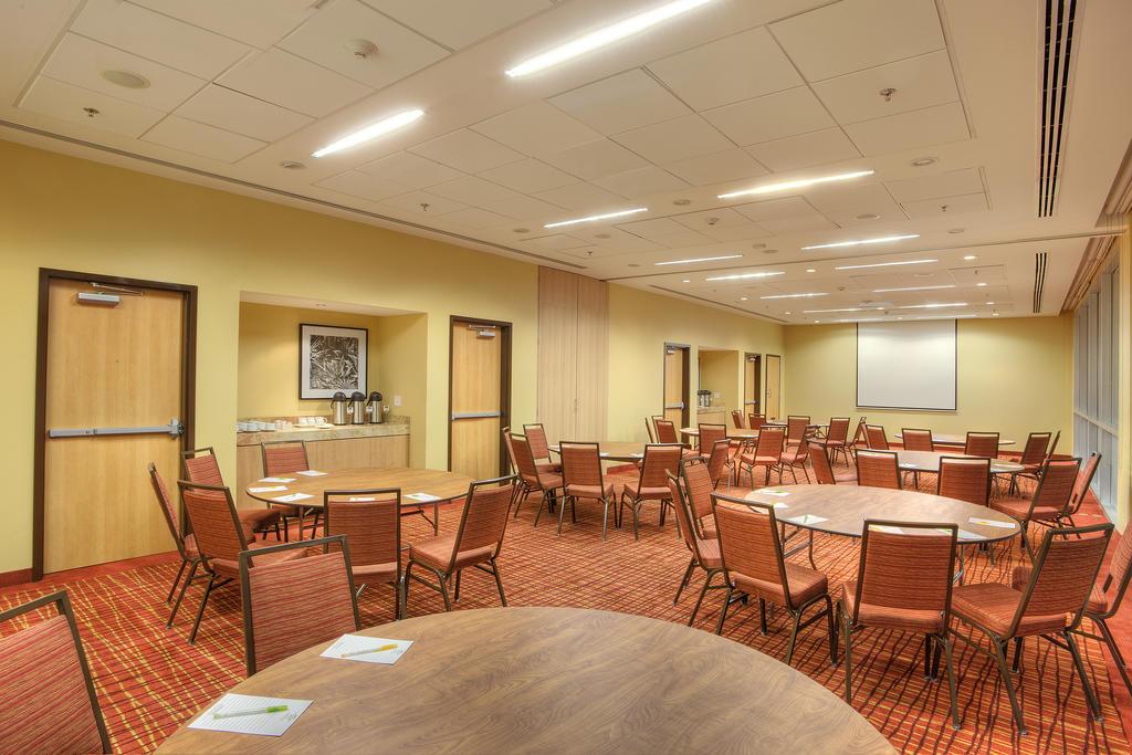 Courtyard By Marriott Leon At The Poliforum León Exterior foto