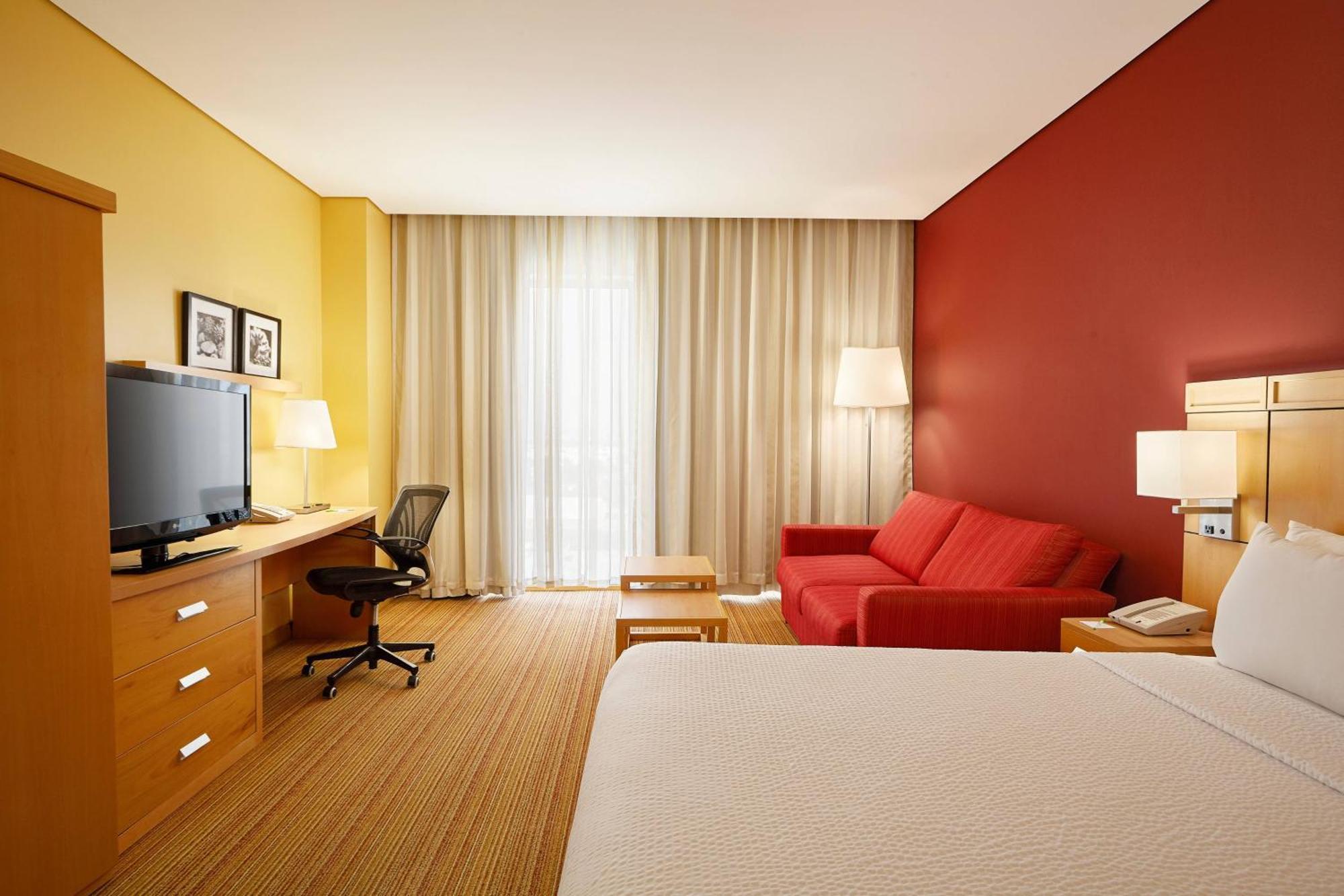 Courtyard By Marriott Leon At The Poliforum León Exterior foto