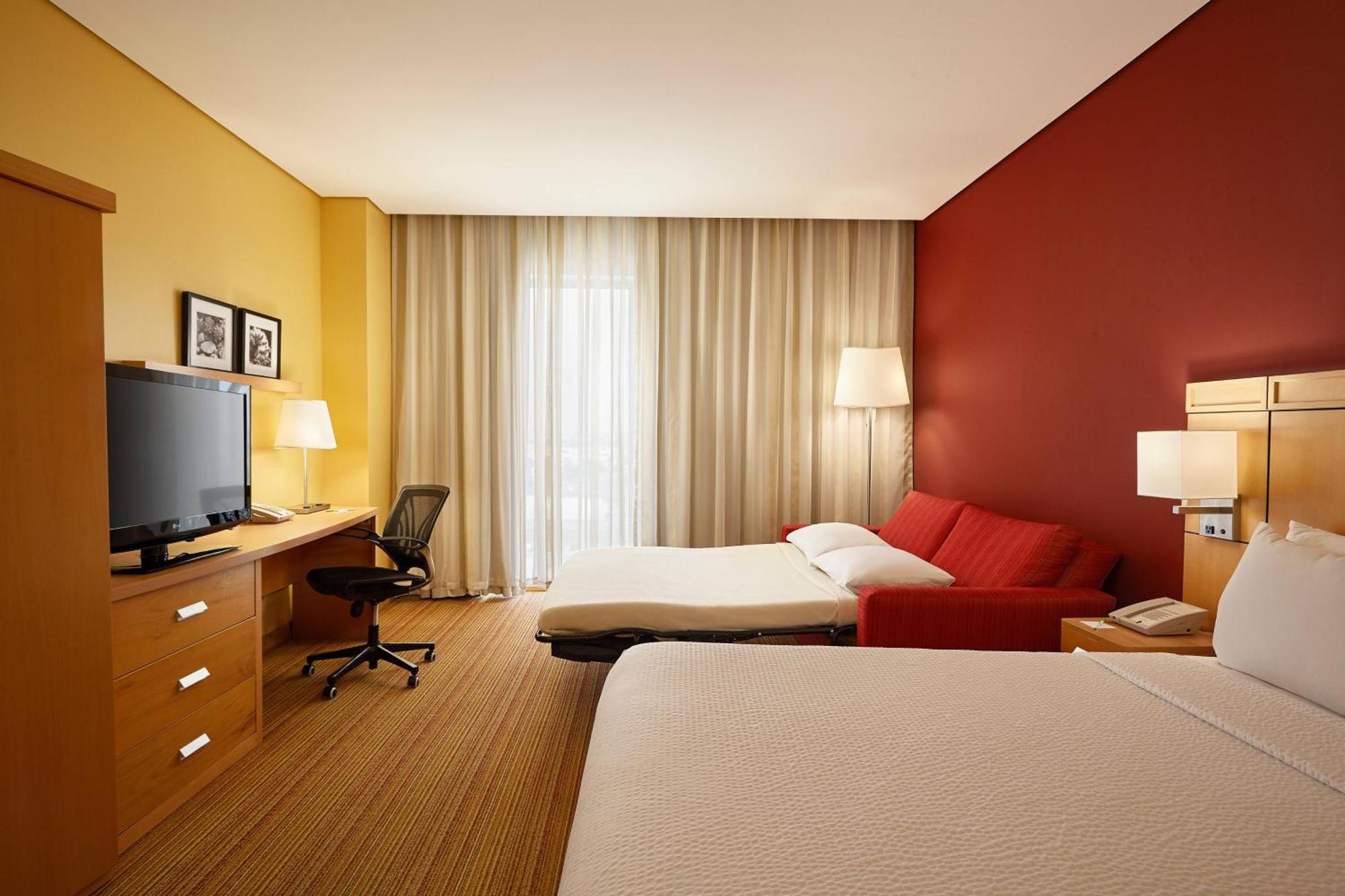Courtyard By Marriott Leon At The Poliforum León Exterior foto