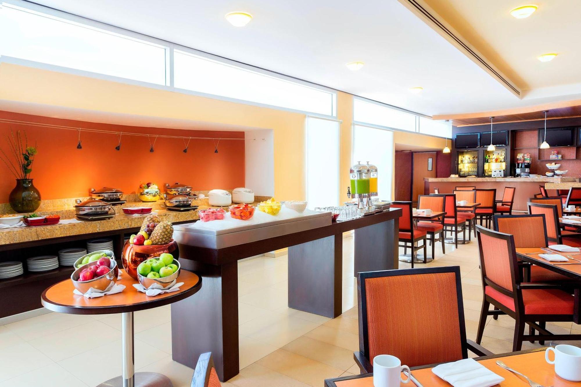 Courtyard By Marriott Leon At The Poliforum León Exterior foto