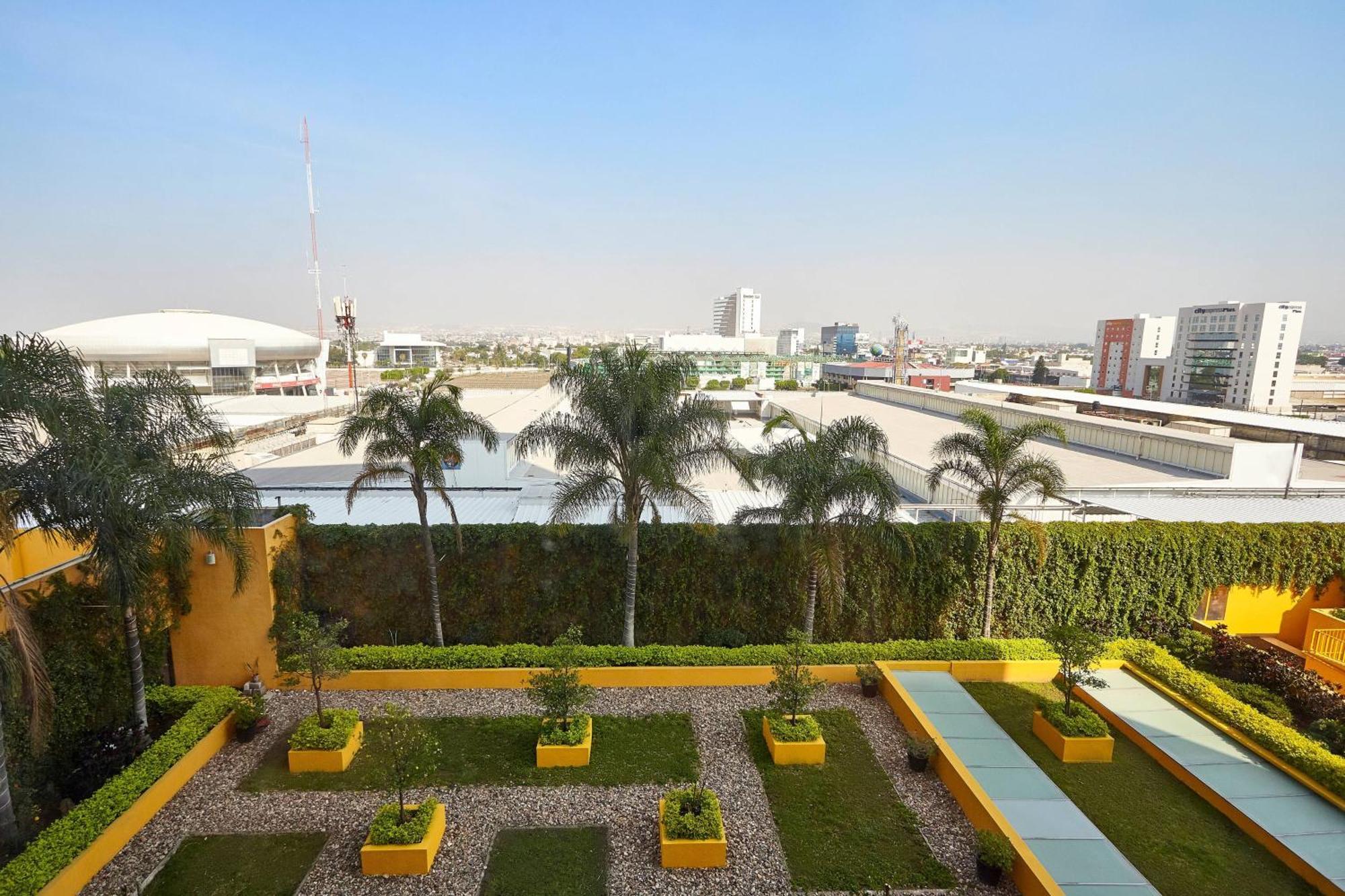 Courtyard By Marriott Leon At The Poliforum León Exterior foto
